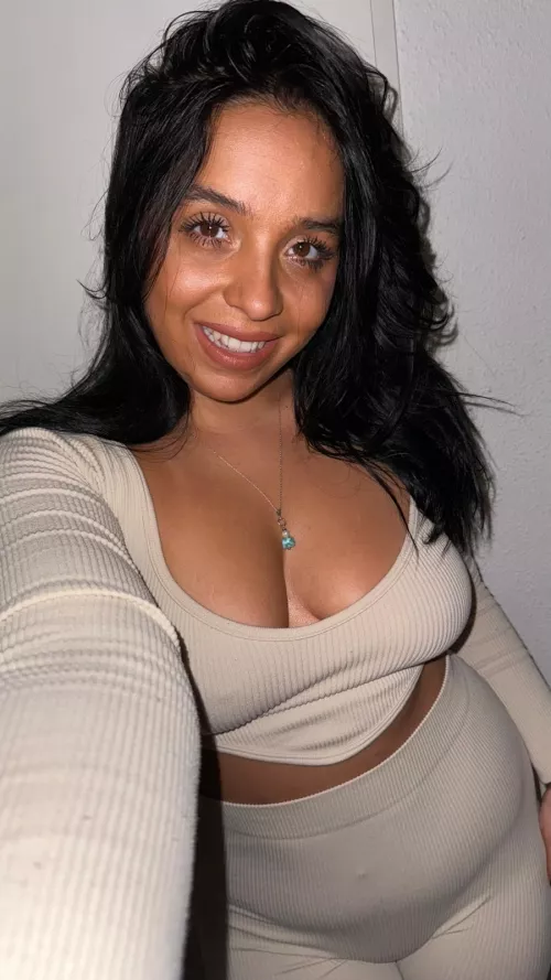 ❤️I'm Galadriel ❤️❤️I love to see how you would want to lick my Butt❤️❤️❤️The first one to send me this emoji ⭐️ on my OF gets 🎁! by Galadriel69_