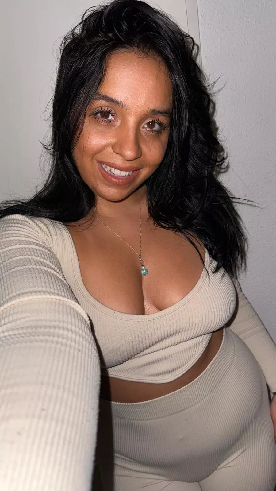 ❤️I'm Galadriel ❤️❤️I love to see how you would want to lick my Butt❤️❤️❤️The first one to send me this emoji ⭐️ on my OF gets 🎁! posted by Galadriel69_