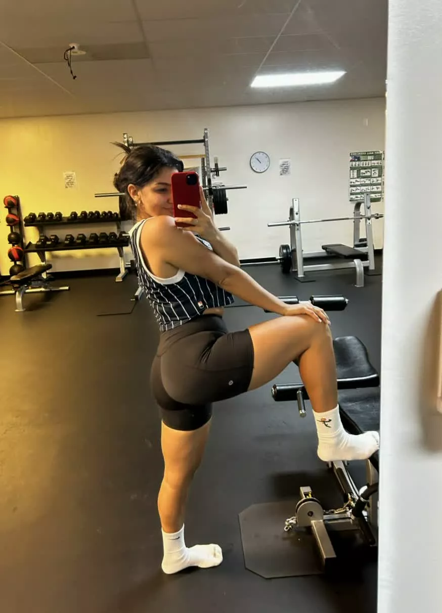 Just me in my favorite shorts posted by Daisydalores