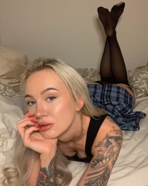 Kumpi meist tulis eka? by Waudeee