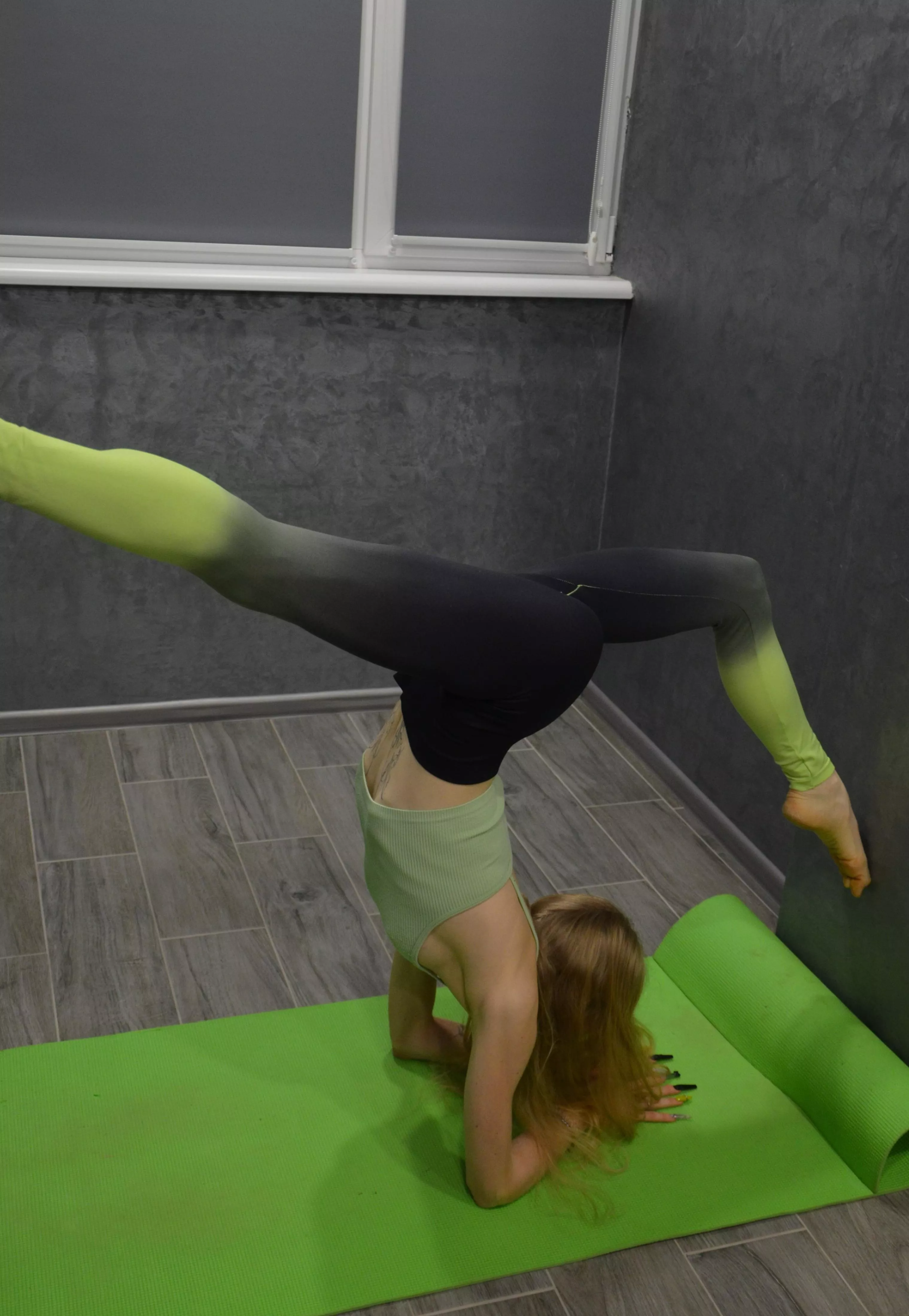 Leggings and a sporty top are great for sports posted by LondonCatt