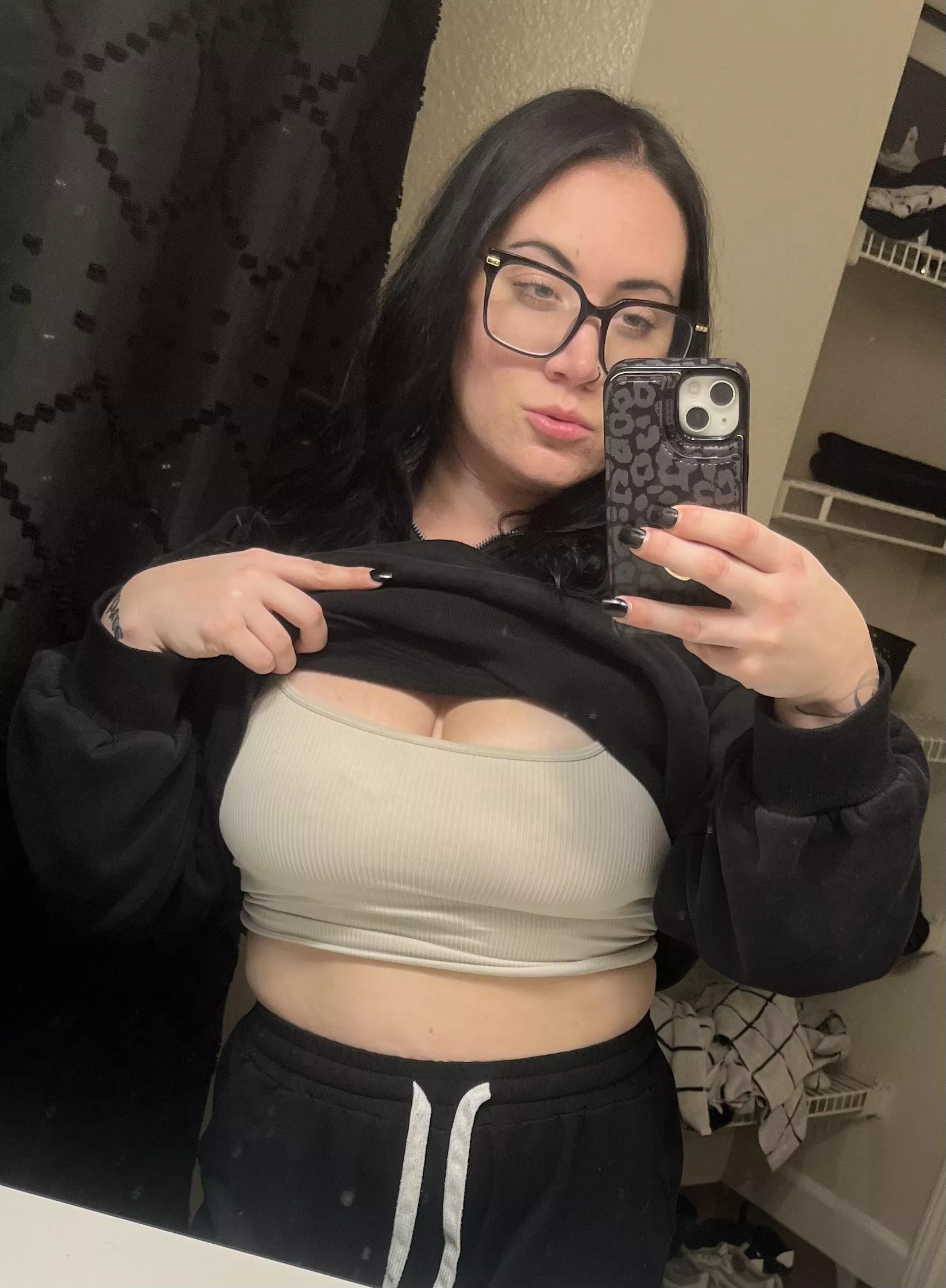 Milf tits in a white tank anyone posted by KrissyQuinn