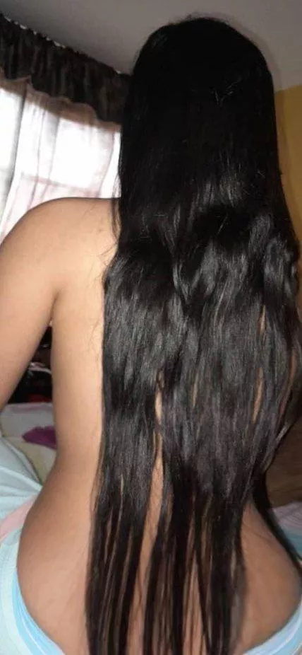 My long hair feels so nice and soft posted by Ambitious-Impress-87