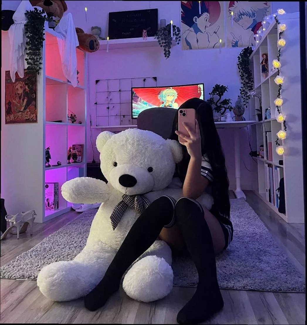 my next cuddle target shall be you >:3 posted by cuiesduty