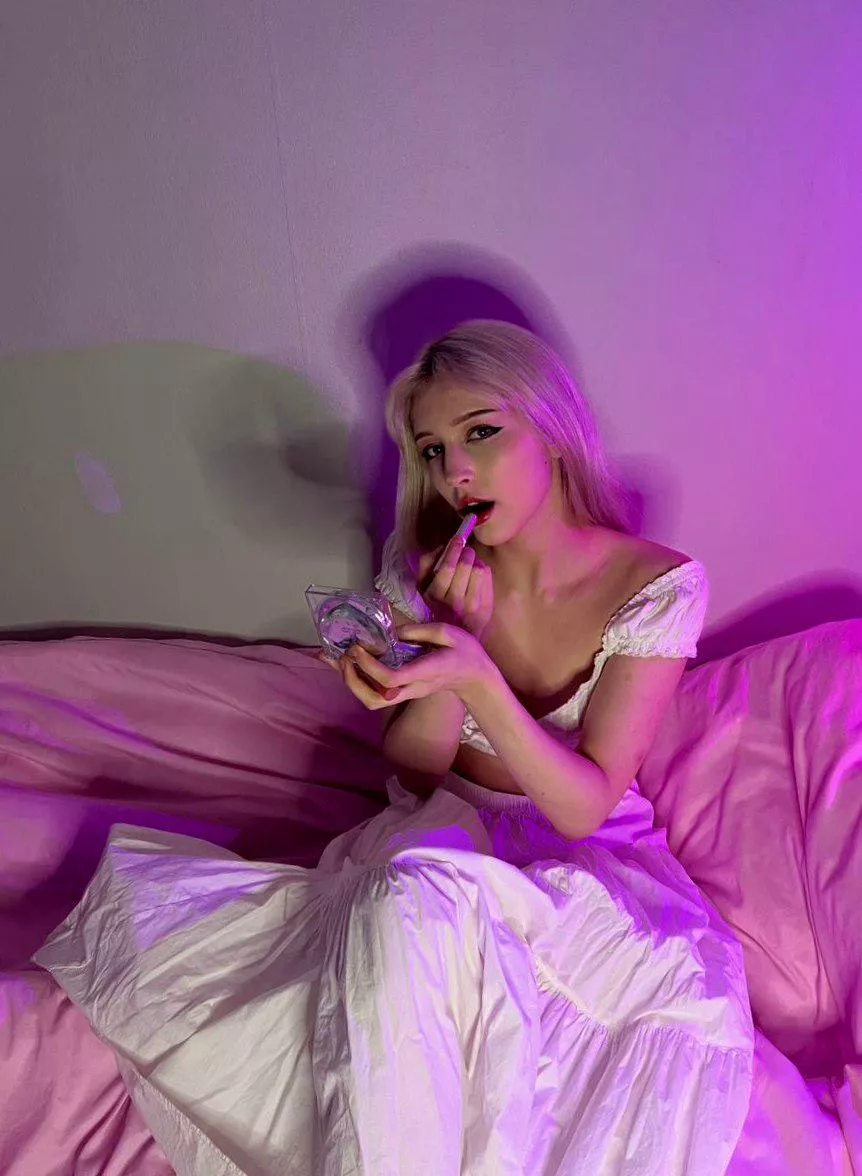 PM me if you want some custom content this weekend as I have some time to get extra naughty for you.  posted by luscious_tin18