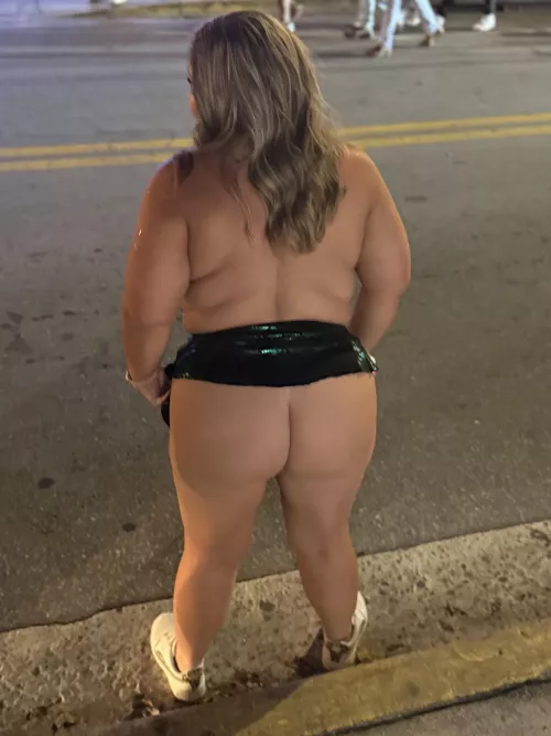 Thick in all the right places!  by sexyswinger317