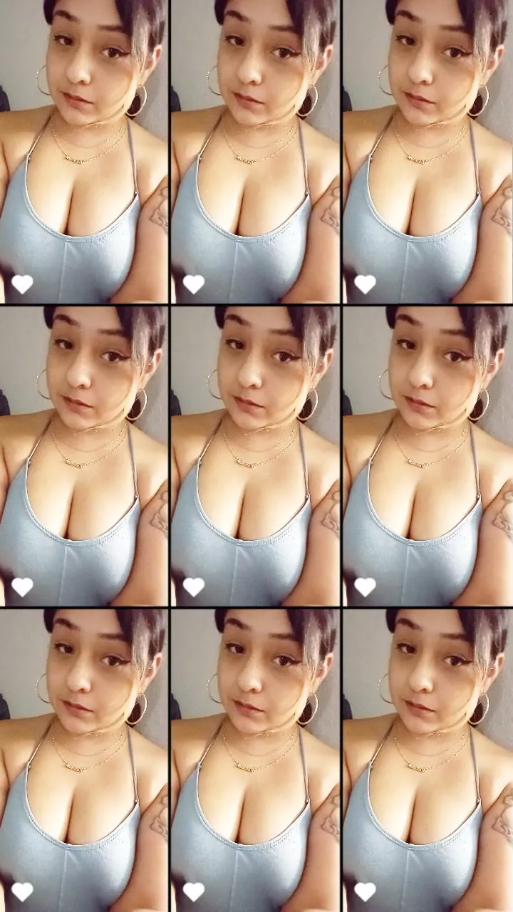 Whose cummmin over tonight 🥵 posted by nikibabyyy3611