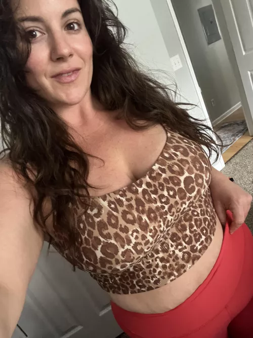 Wondering if this 36yo mama is still fuckable  by HelloLanna_XO