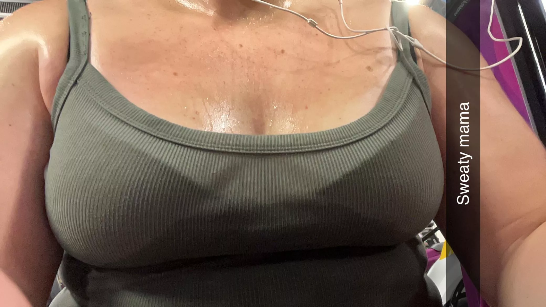 Come lick 👅 the 💦off my tits! 🤤 posted by JonnieTS18