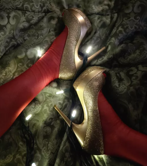 Early Christmas gift - from my upcoming Xmas album (available for purchase later this month) 🎄✨️ by cheekyxlass