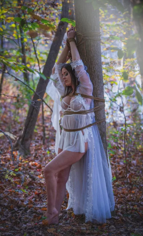 MILF and woods 🥵 🥵 🥵  by Lreed2212