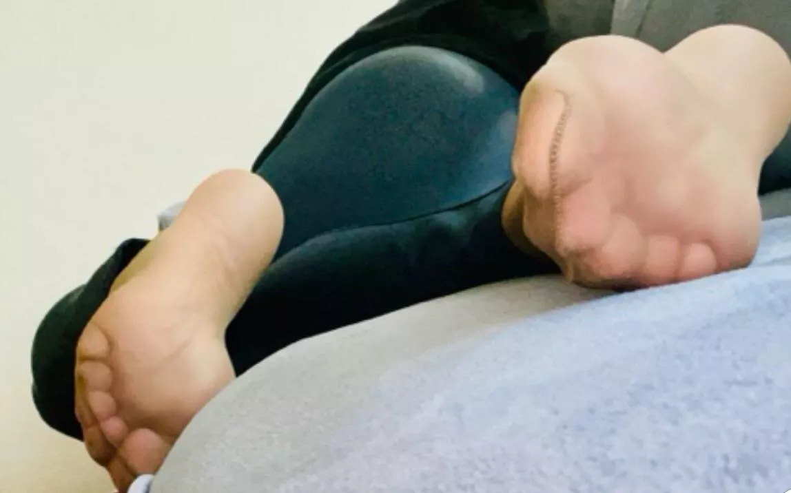 Sleepy posted by footyfeetishy