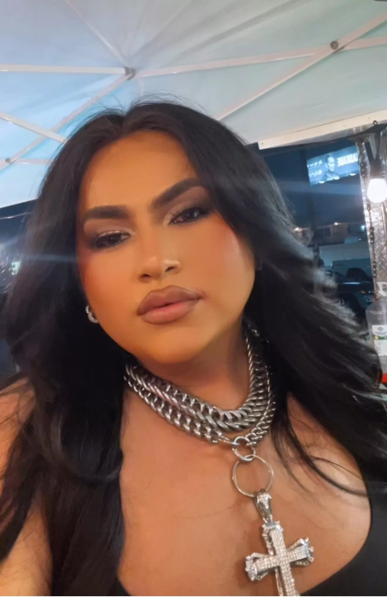 24 [nb4m]non binary 4 male looking for a good time $ with a bbc/bwc have a face pic ready to send don’t like talking to faceless profiles !  posted by Alain_mugler