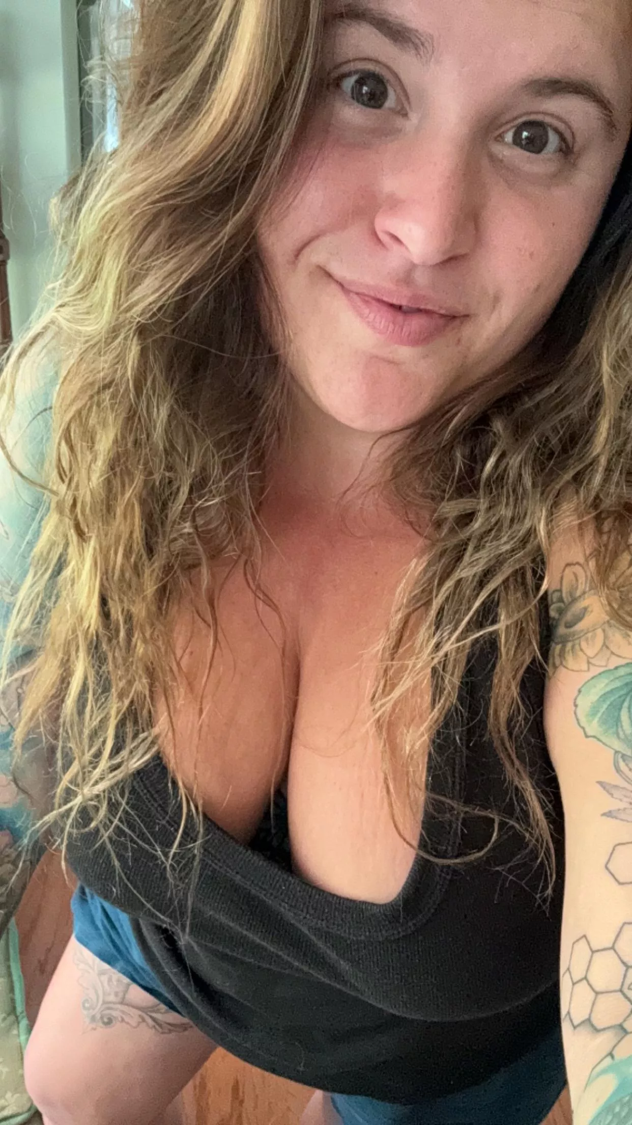 A BBW stoner covered in tattoos can cure those Monday blues! posted by handful_heather420
