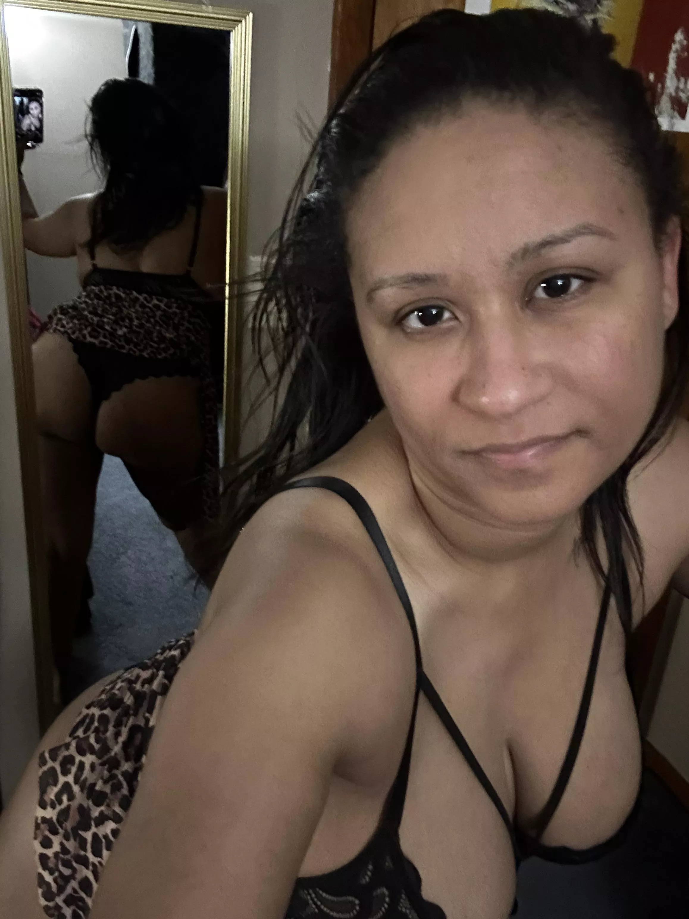 Does my ass in the mirror get your dick hard?  posted by justyourgirlRaina