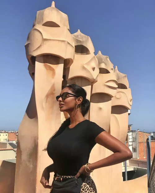 filling up that black shirt by figurephilosopher