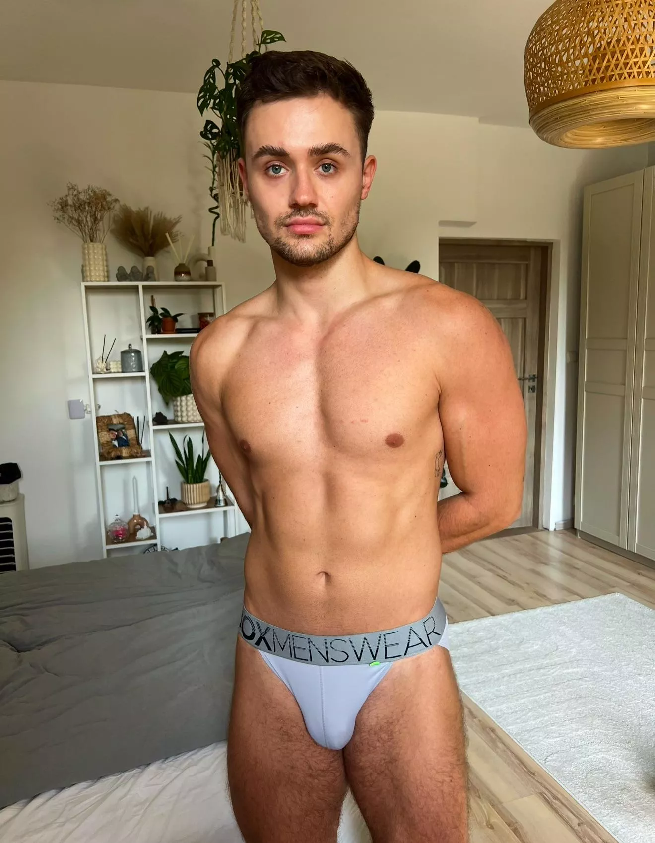 Light V  posted by jocktrunk