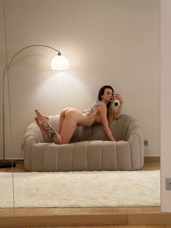 Mirror selfie  posted by SamanthaRougeHot