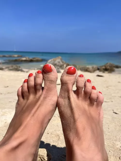 My feet are all sandy, I'm gonna have a hard time getting it off by KittieeSweet