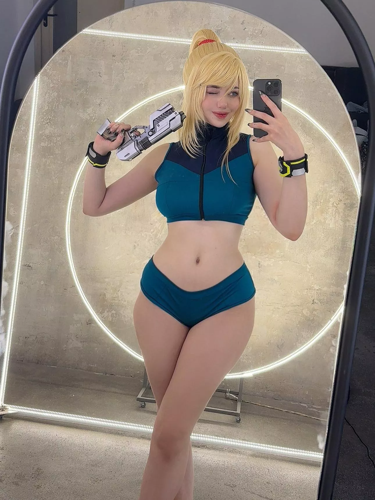 Samus cosplay by Alina Becker posted by AlinaBecker