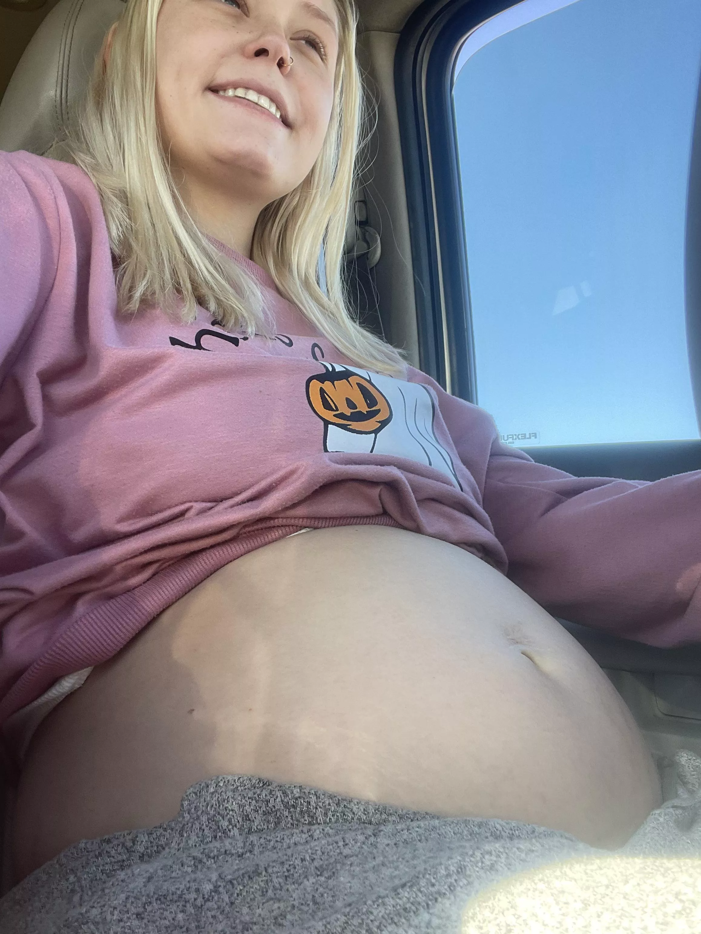 Suns out bumps out (;  posted by Candycakes14