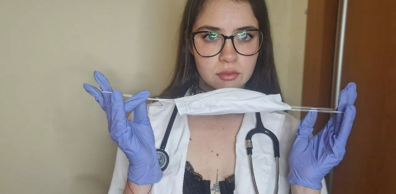 This nurse knows when to stop...
 posted by Artemissa020