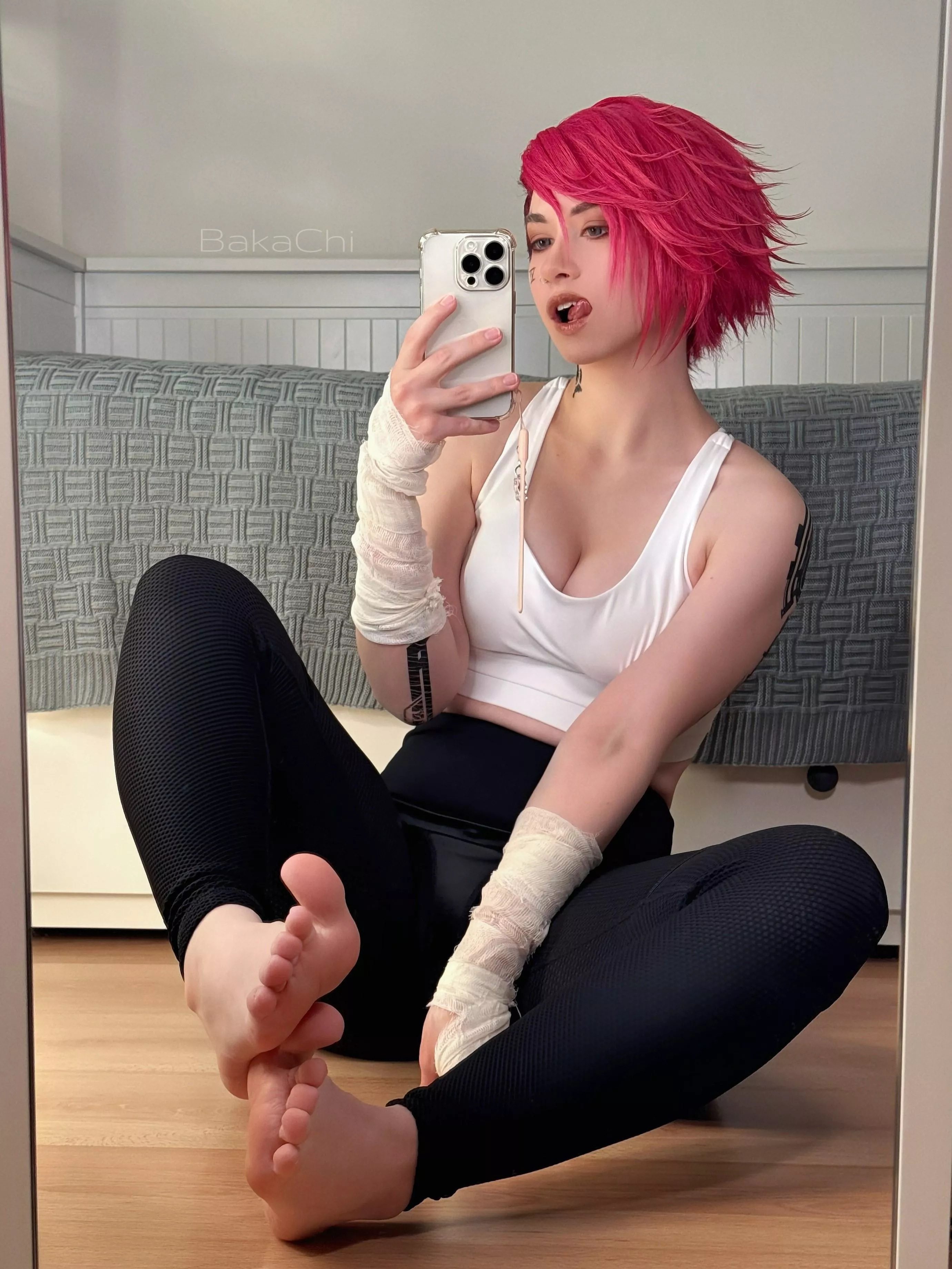 Vi cosplay by BakaChi posted by PeachieMia