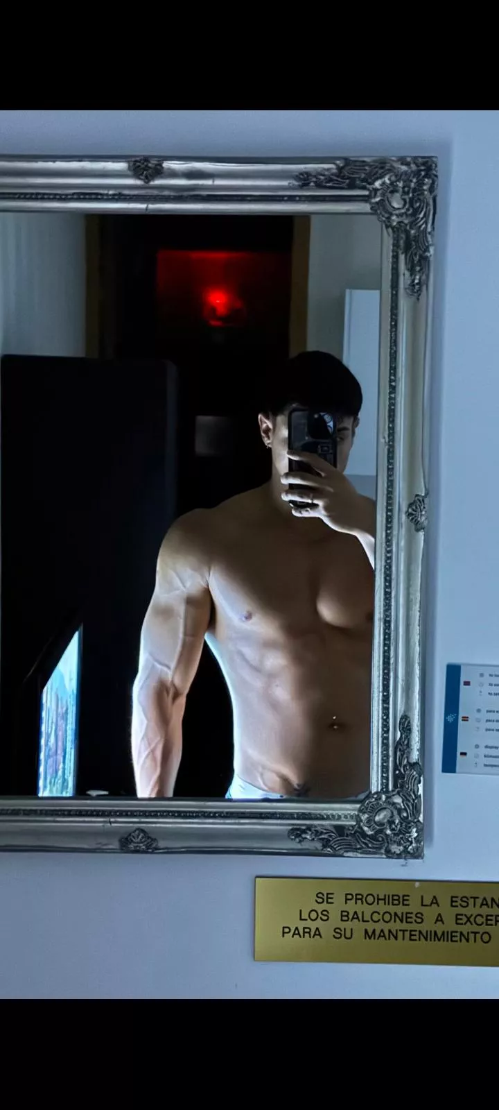 What do you think of my veins? 🧐 posted by leovipmodel