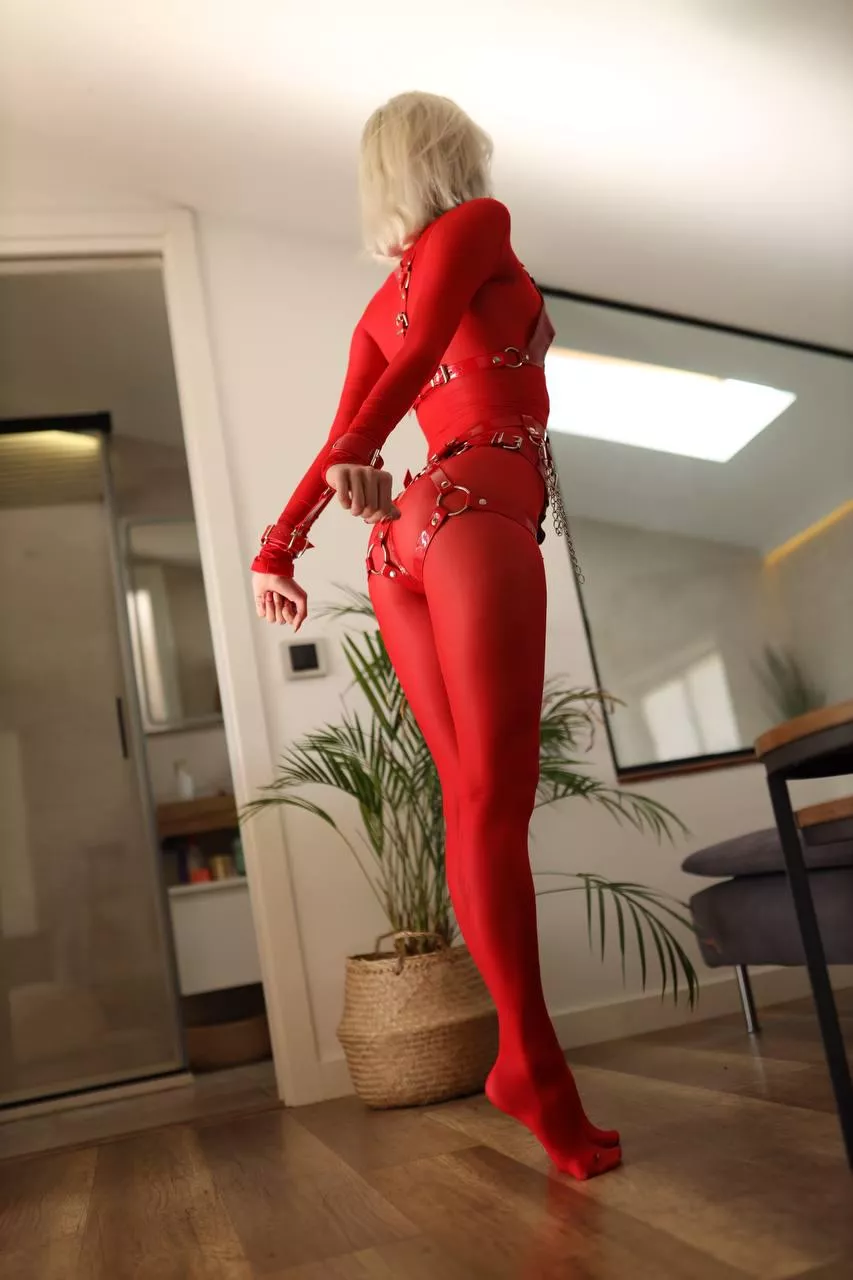 whatever it takes to make master happy [f] posted by anaetaylor