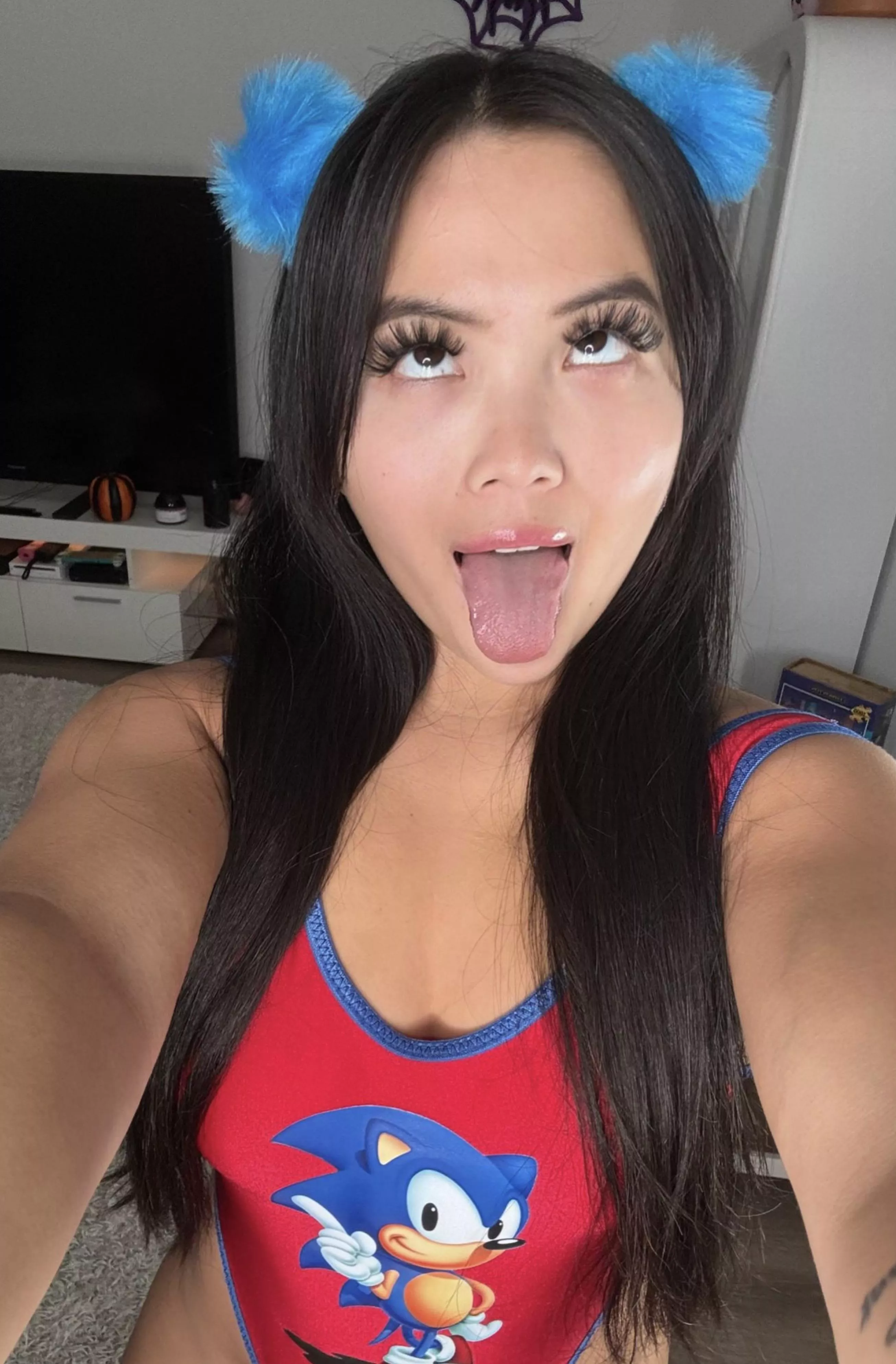 Will you be happy if I suck you in public? posted by Legend017