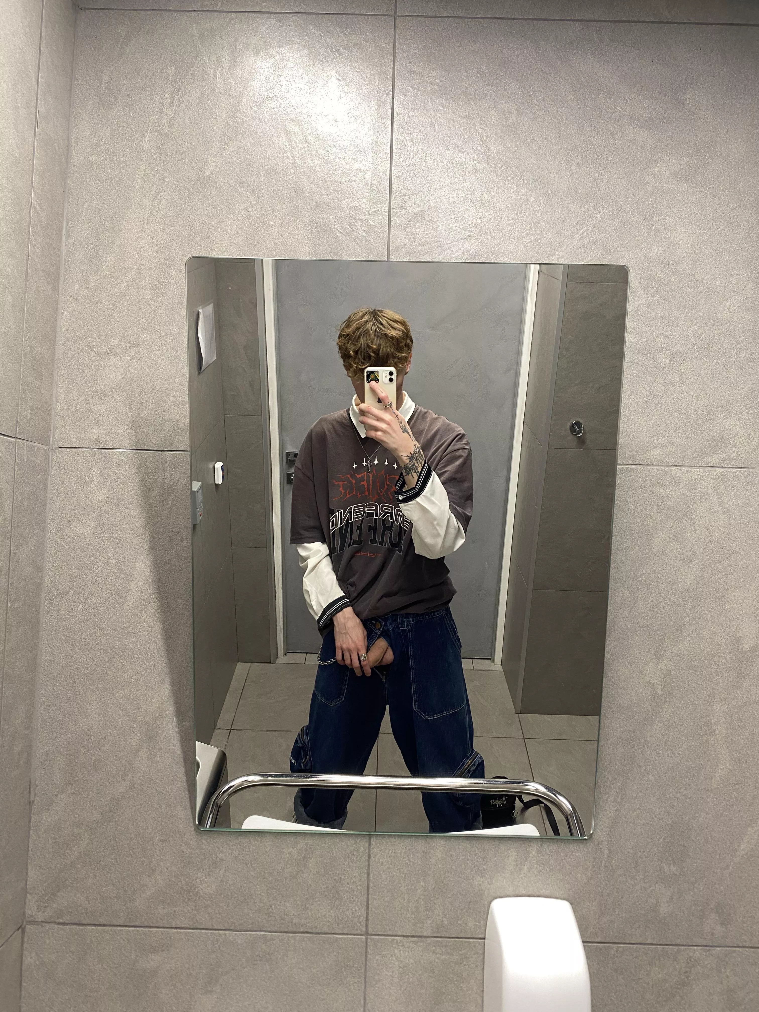 [18] Do you like public fun? 😈 posted by pepelnahoodie