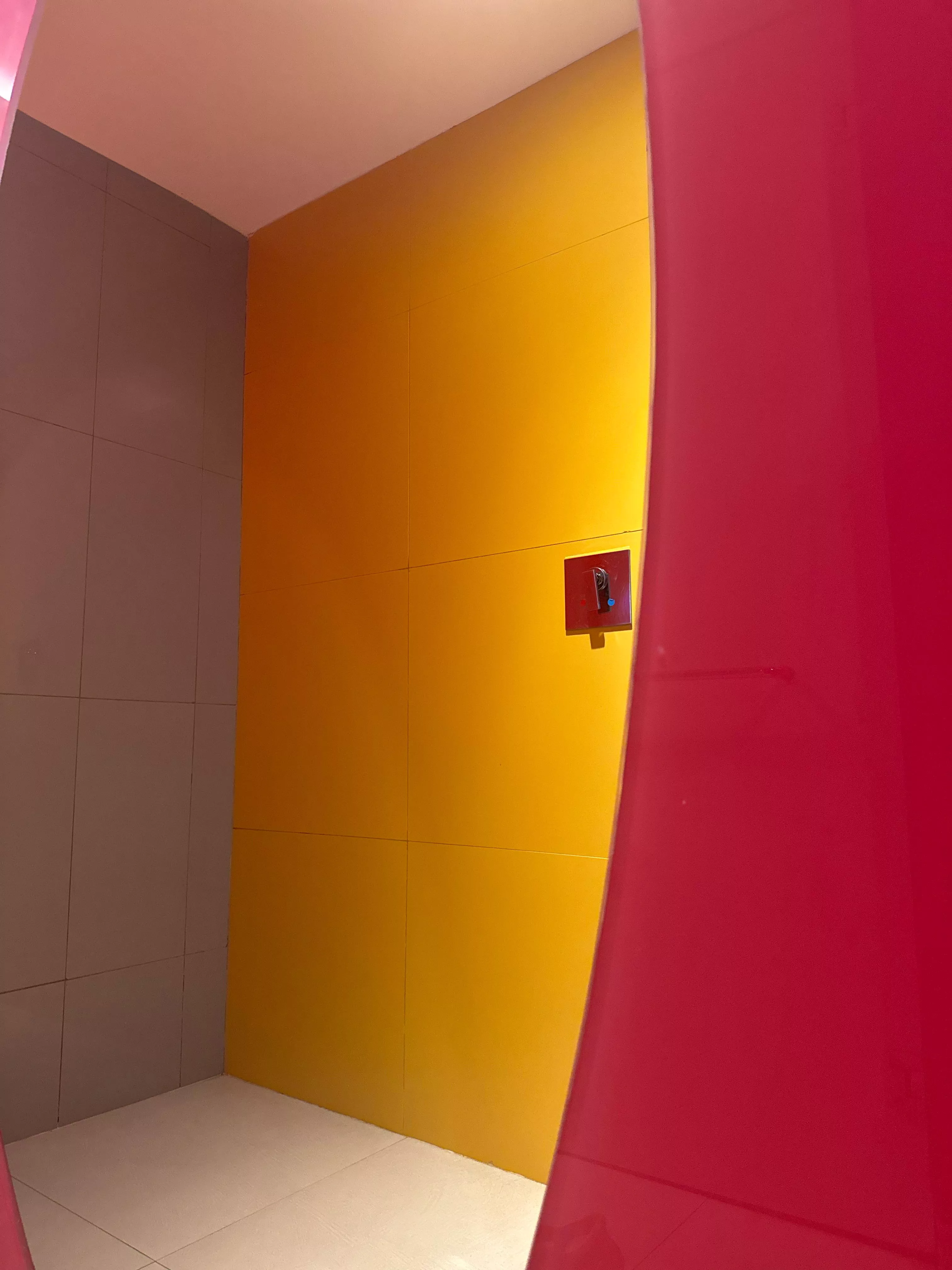 24 M single here at temptations looking for couples who want to add a 3rd or women wanting a younger man posted by Champagnepapi_666