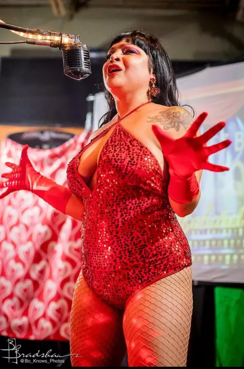 Singing on a Saturday with Risa Risque  by simpor_lesque