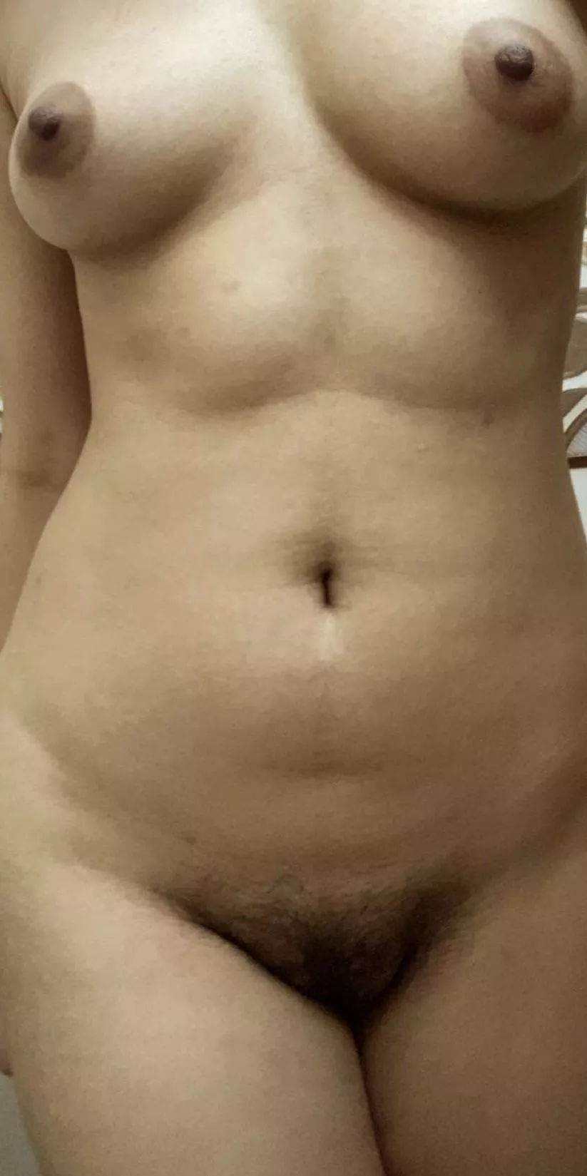24f,5’6”, 56kgs  posted by Little-Union6630