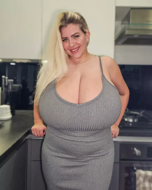 Making cookies for Santa. 🎅🏻 What's your favorite Christmas dessert?! 😋 by ninaphoenix_