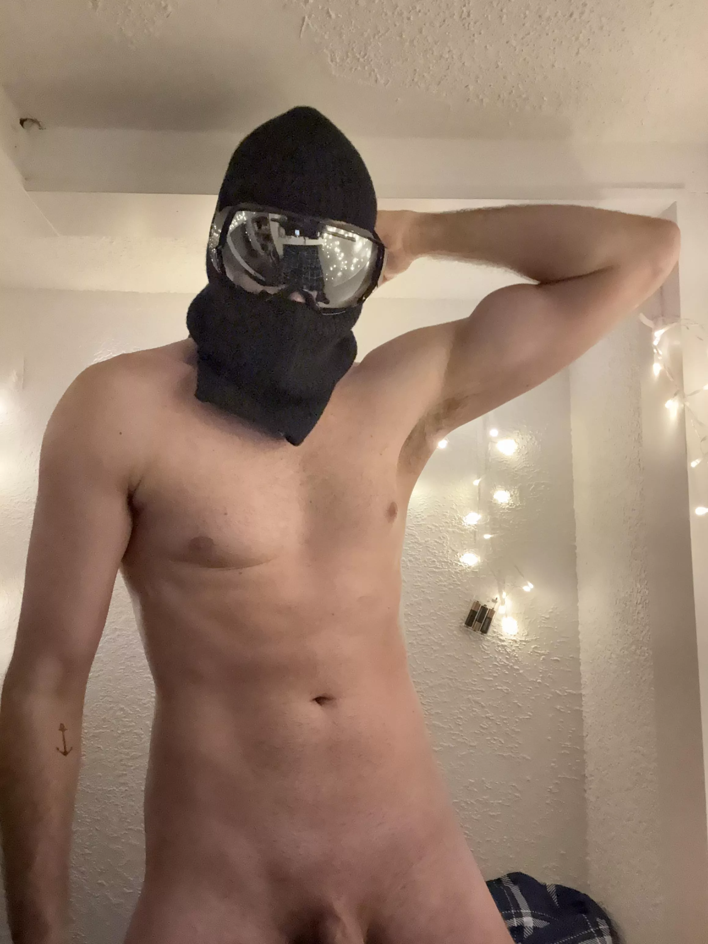 Serve and obey your alpha posted by Hungcutaus1