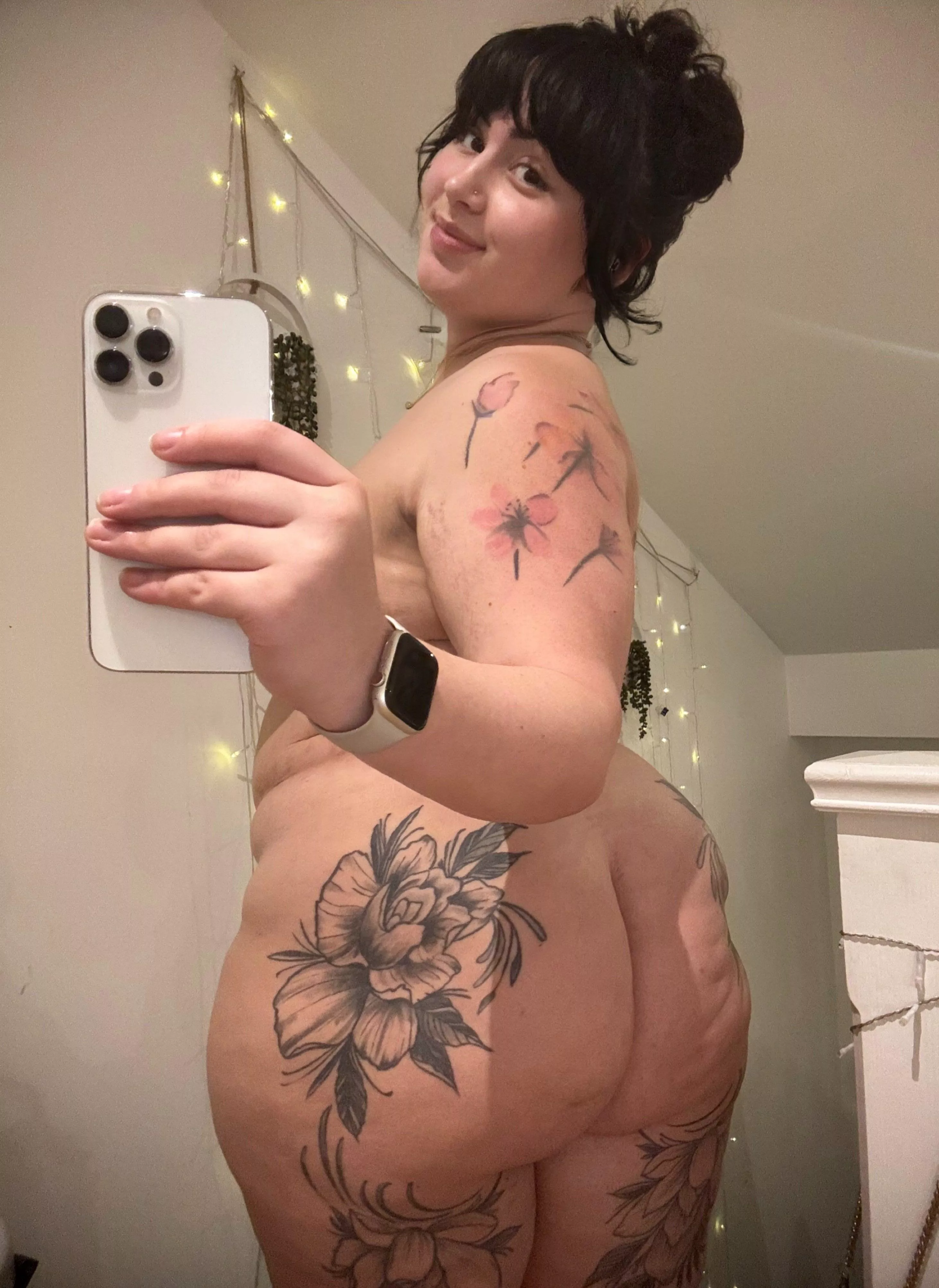 think you’d love the scent of my chubby ass? posted by ZaharaSaffron