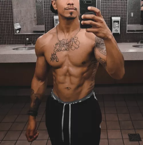 Built to impress by shortking_fit