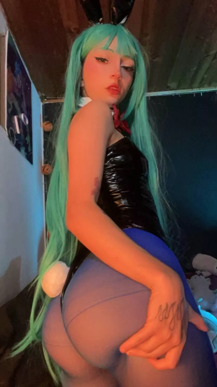Bulma (Zoey) [Dragon Ball] posted by xLunaZK