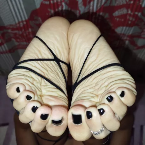 Count my wrinkles by F33t_G00d355_