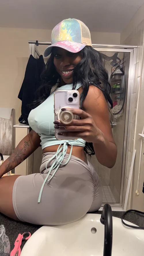 Everything you could want in a Milfie by foxybalboa23