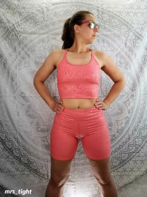 How's my mom bod workout outfit? 🏃‍♀️ by Mrs_Tight