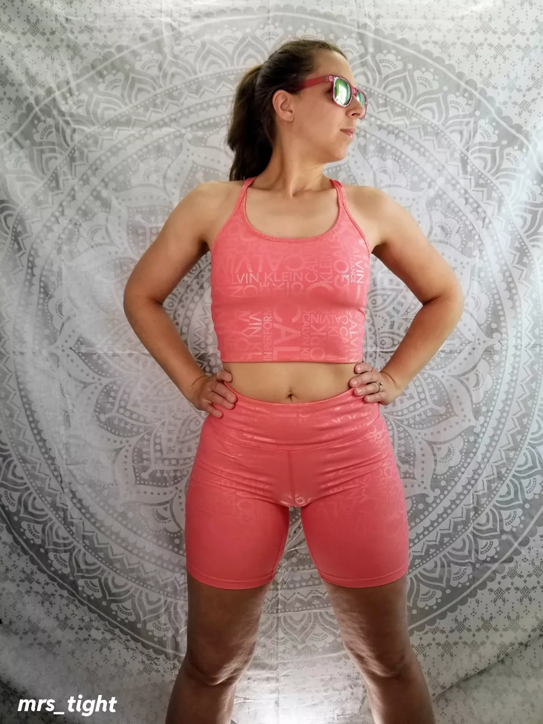 How's my mom bod workout outfit? 🏃‍♀️ posted by Mrs_Tight