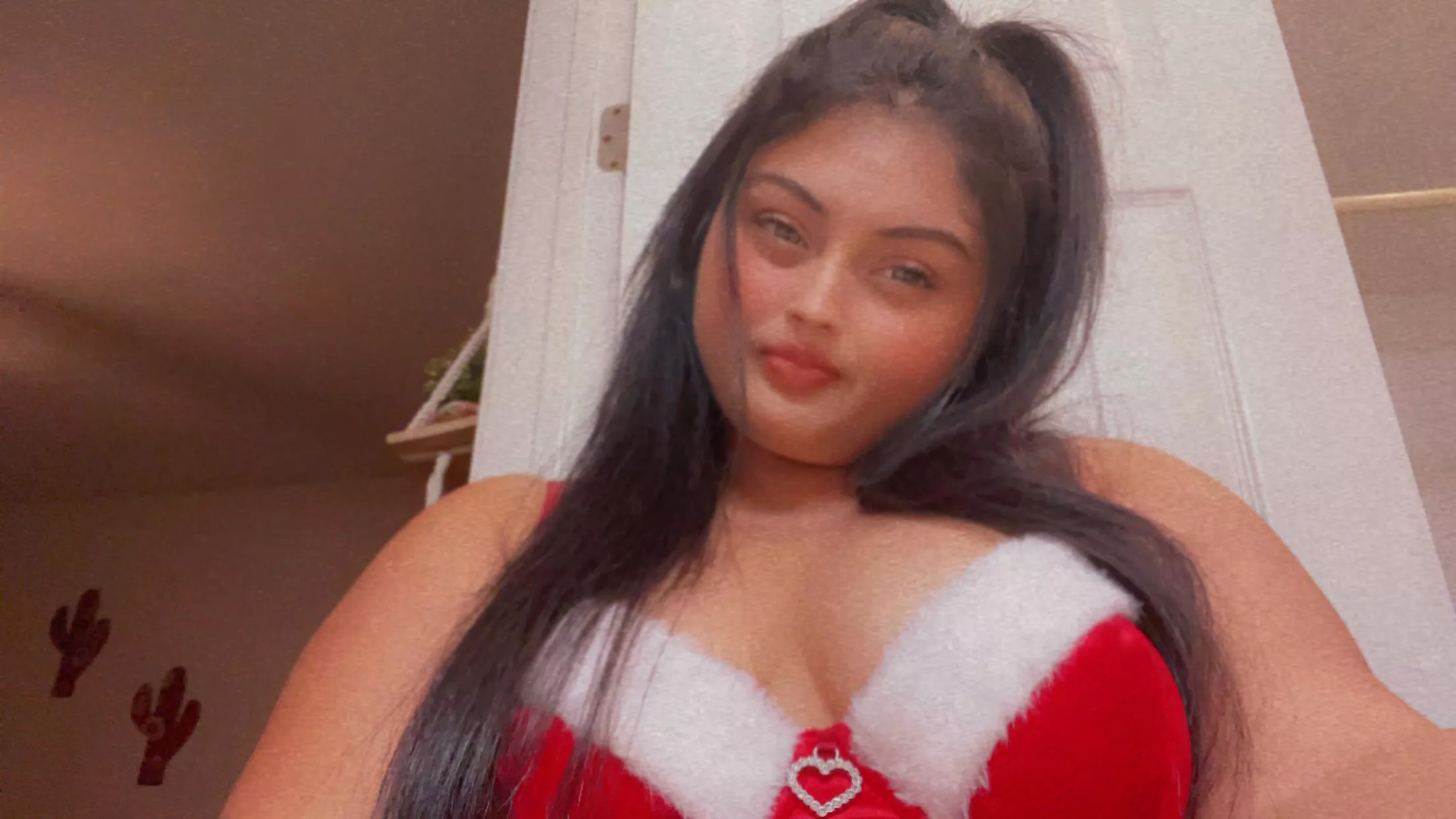 Ill smile while we have fun hehe posted by Jessimlovely