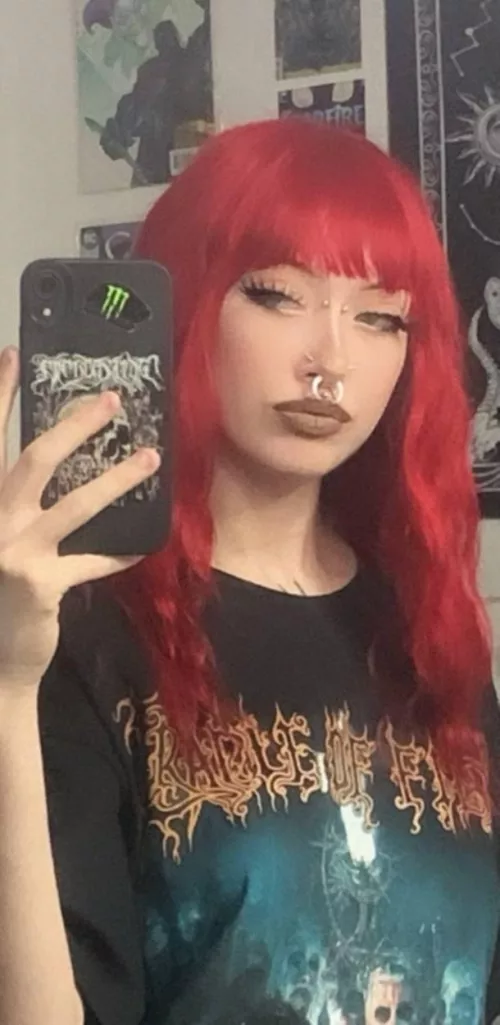 I'm the haunting melody you can't forget by LivingDeadGothh