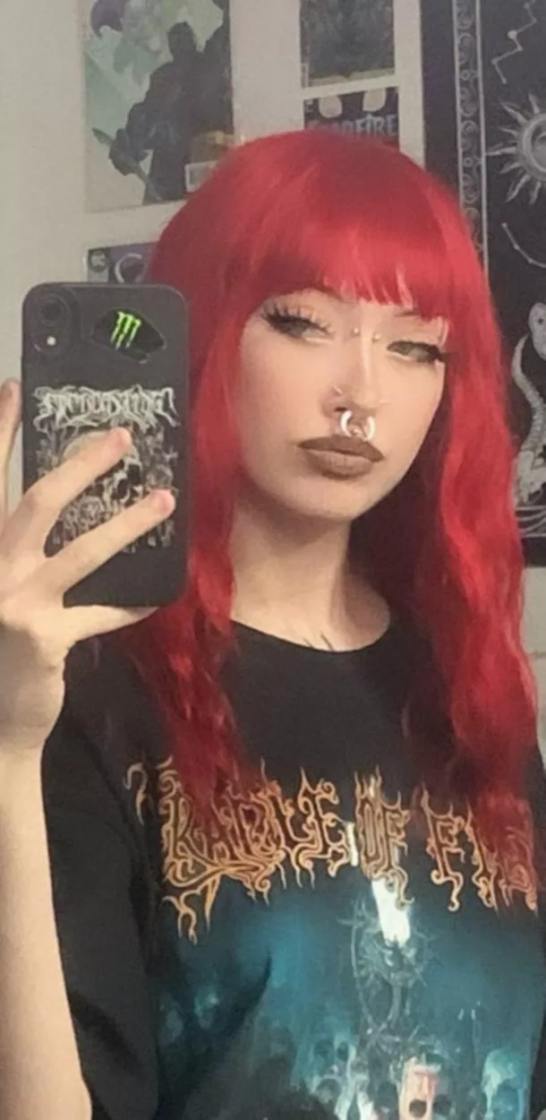 I'm the haunting melody you can't forget posted by LivingDeadGothh