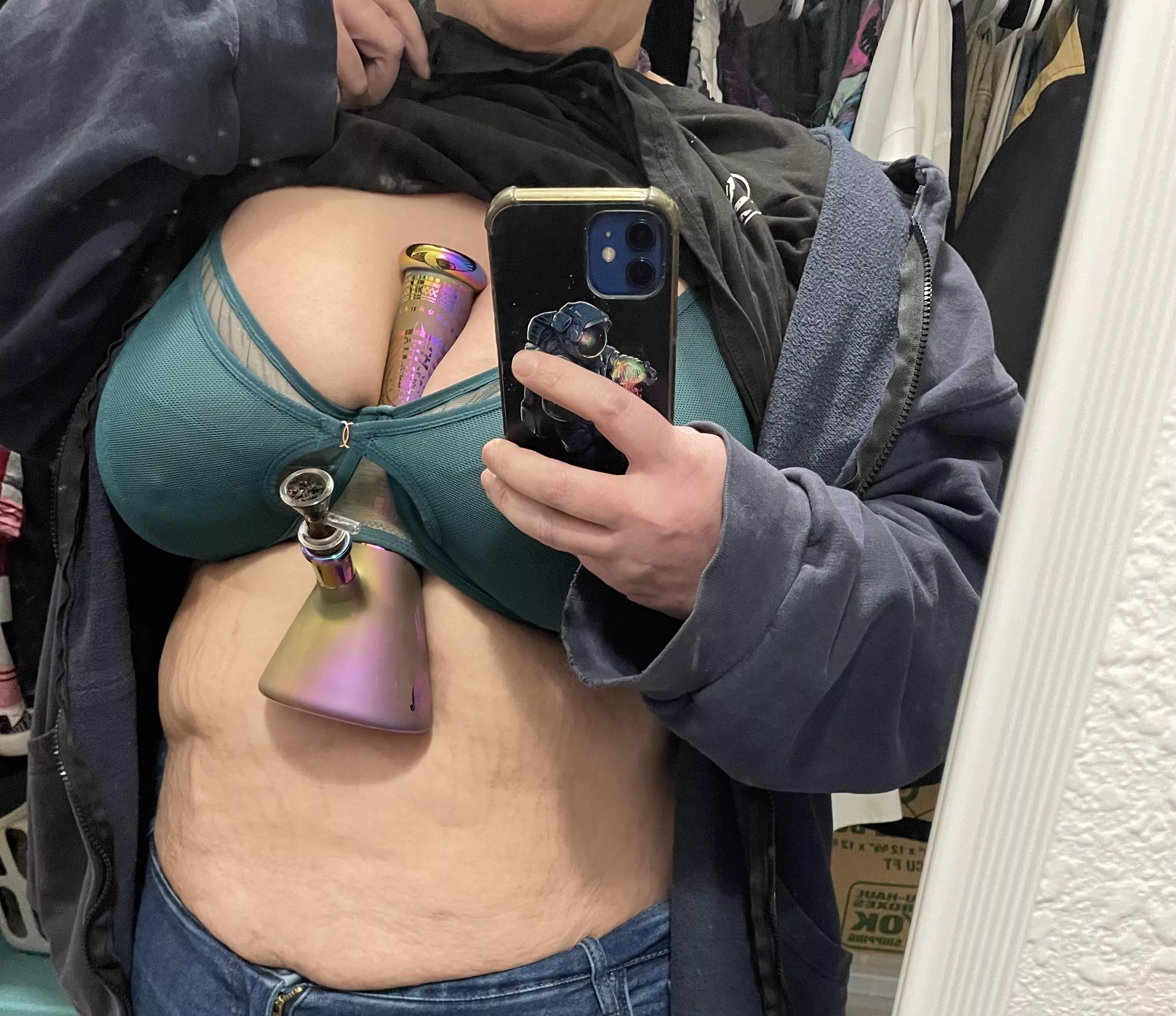 It (f)its! 🤣🛸 posted by slippingintothe-void