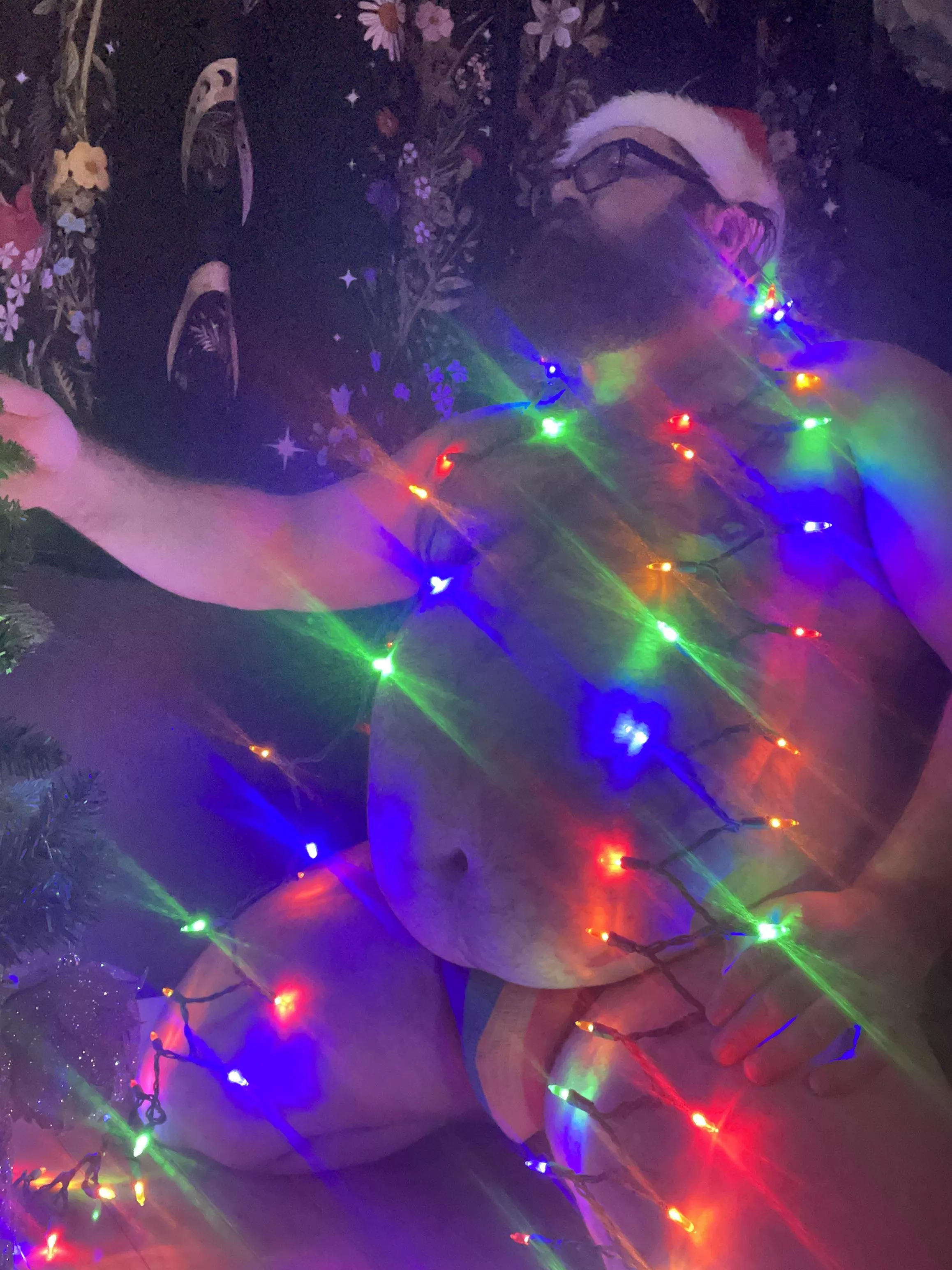 Santa’s cumming! Hope you’re ready!(32) posted by BigBeardandBelly