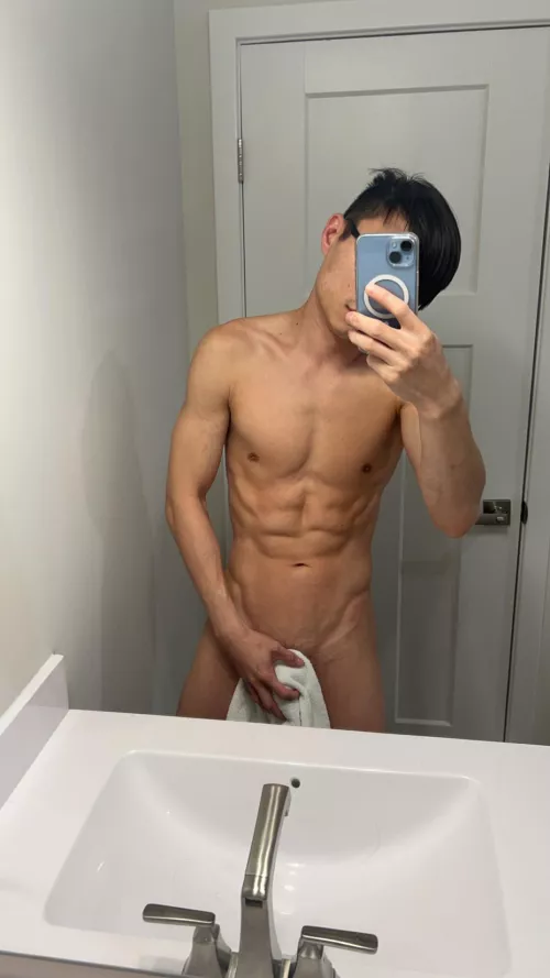 Should I drop the towel? 😈 by sxyfshrmnK