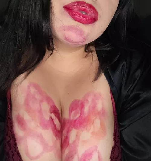 The after math of marking myself with various reds 💋 by LinaLush